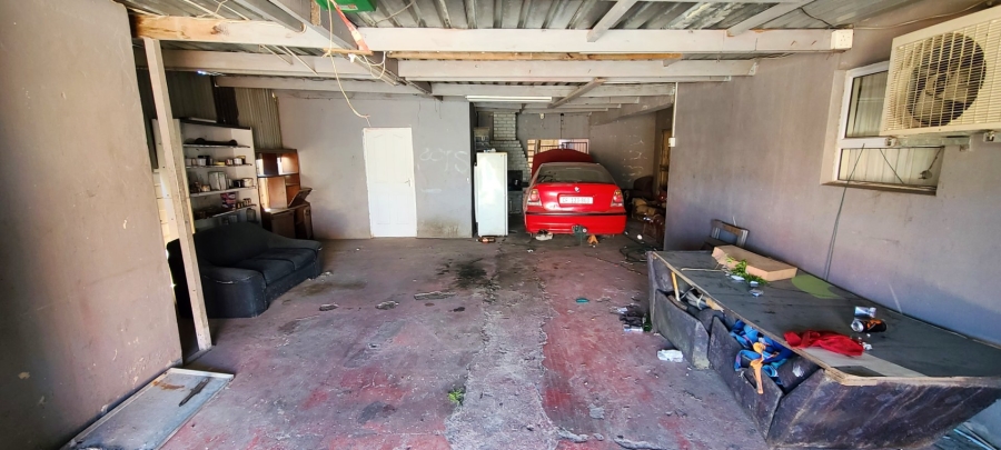 5 Bedroom Property for Sale in Malibu Village Western Cape